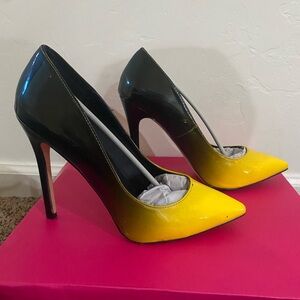 Bold Yellow and Black High Heeled Pumps